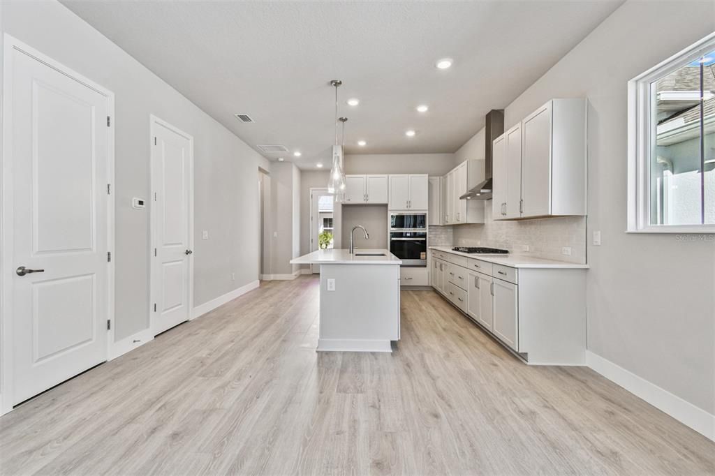 For Sale: $579,990 (3 beds, 2 baths, 1494 Square Feet)