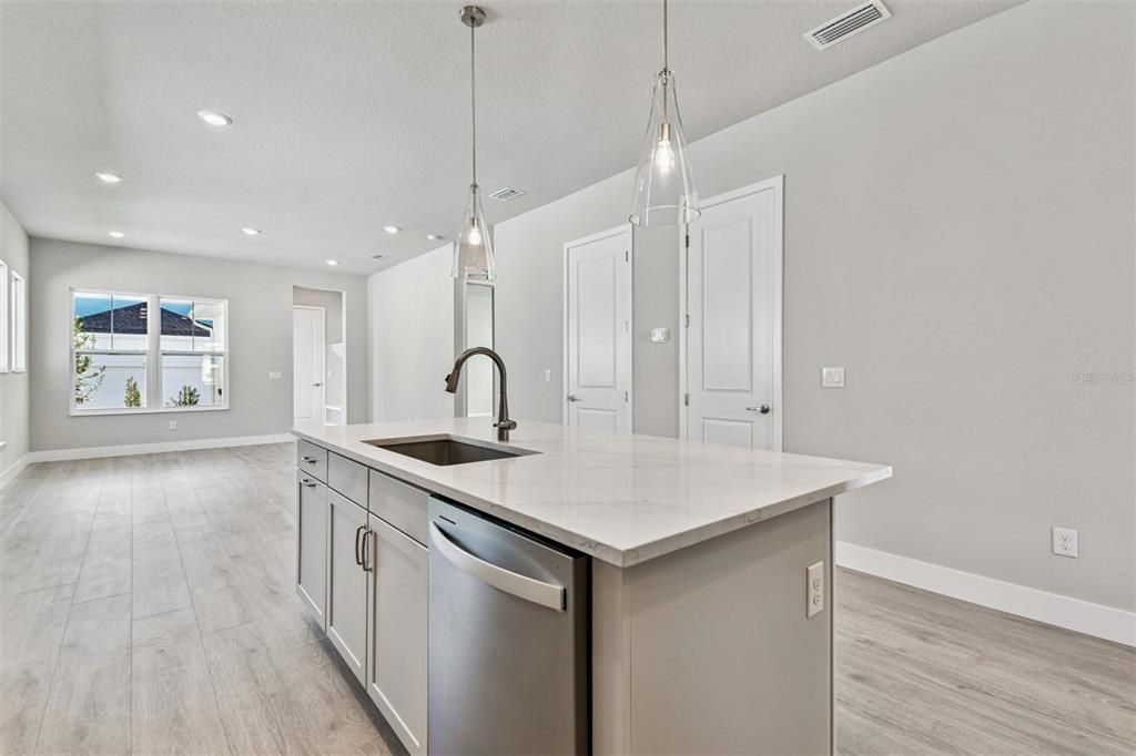 For Sale: $579,990 (3 beds, 2 baths, 1494 Square Feet)