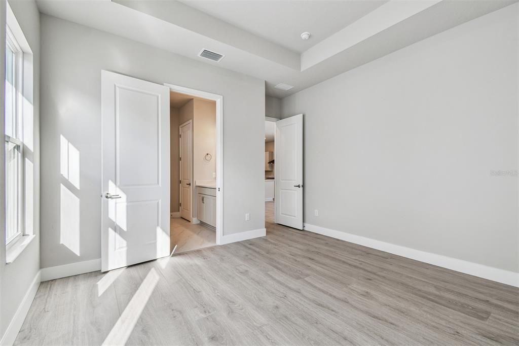 For Sale: $579,990 (3 beds, 2 baths, 1494 Square Feet)