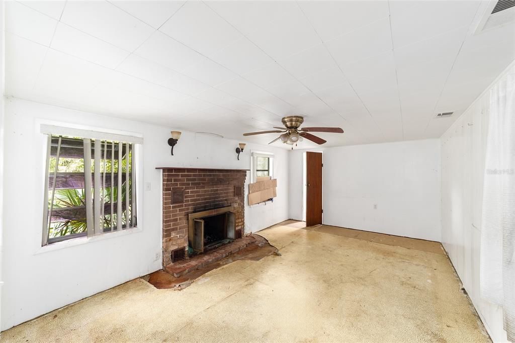 На продажу: $149,900 (3 спален, 2 ванн, 1248 Квадратных фут)