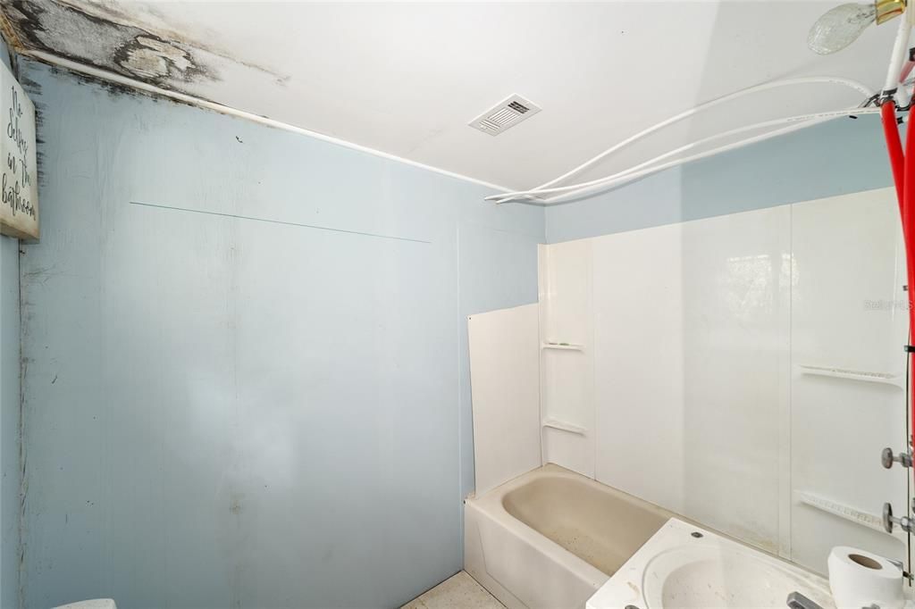 На продажу: $149,900 (3 спален, 2 ванн, 1248 Квадратных фут)