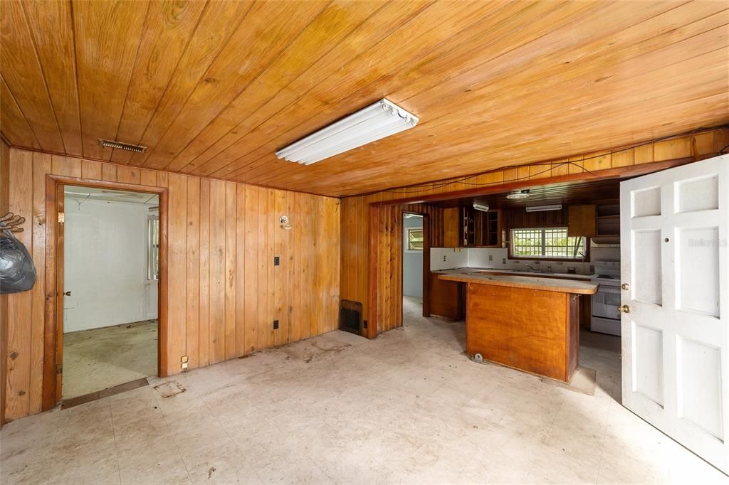 На продажу: $149,900 (3 спален, 2 ванн, 1248 Квадратных фут)