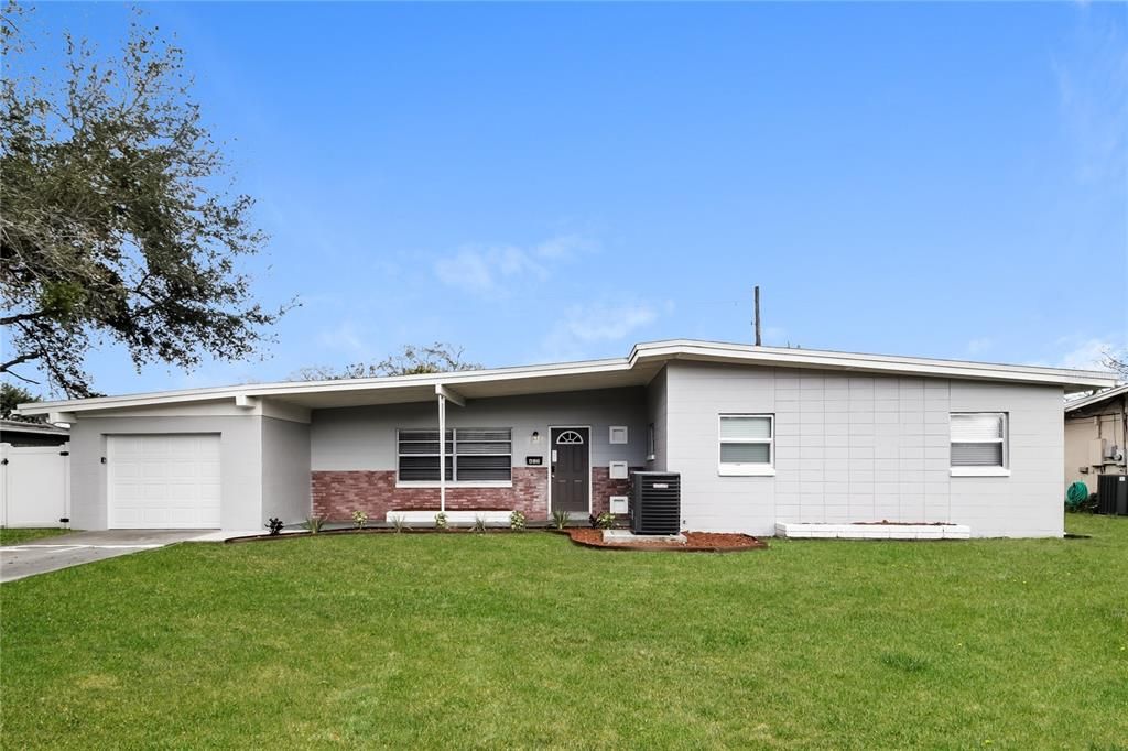 For Rent: $2,465 (3 beds, 2 baths, 1363 Square Feet)