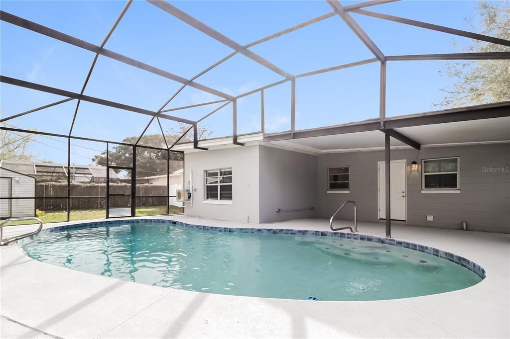 For Rent: $2,465 (3 beds, 2 baths, 1363 Square Feet)