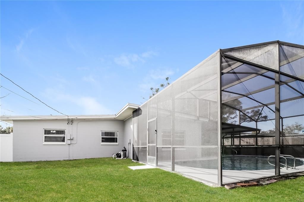 For Rent: $2,465 (3 beds, 2 baths, 1363 Square Feet)