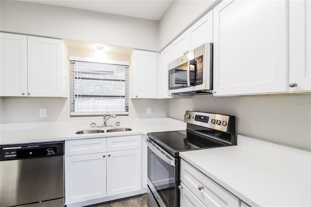 For Rent: $2,465 (3 beds, 2 baths, 1363 Square Feet)