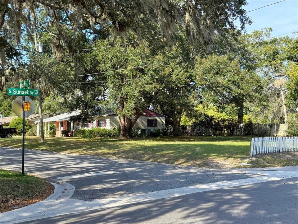 На продажу: $70,000 (0.17 acres)