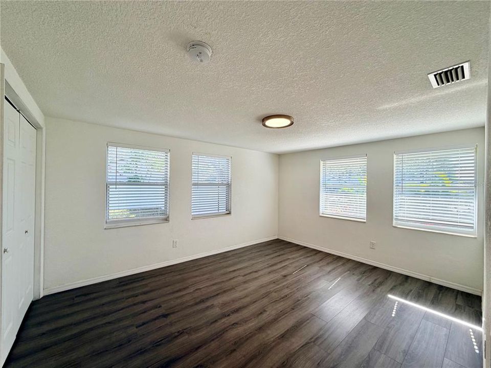 En Renta: $2,950 (3 camas, 2 baños, 1980 Pies cuadrados)