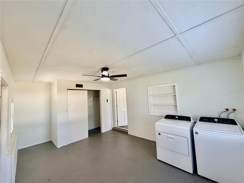 En Renta: $2,950 (3 camas, 2 baños, 1980 Pies cuadrados)