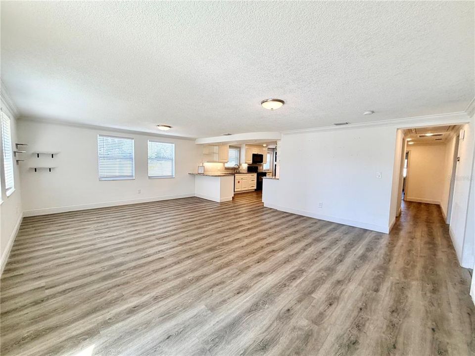 En Renta: $2,950 (3 camas, 2 baños, 1980 Pies cuadrados)