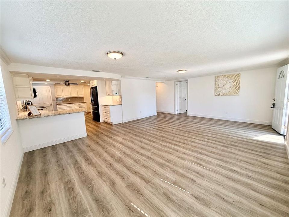 En Renta: $2,950 (3 camas, 2 baños, 1980 Pies cuadrados)