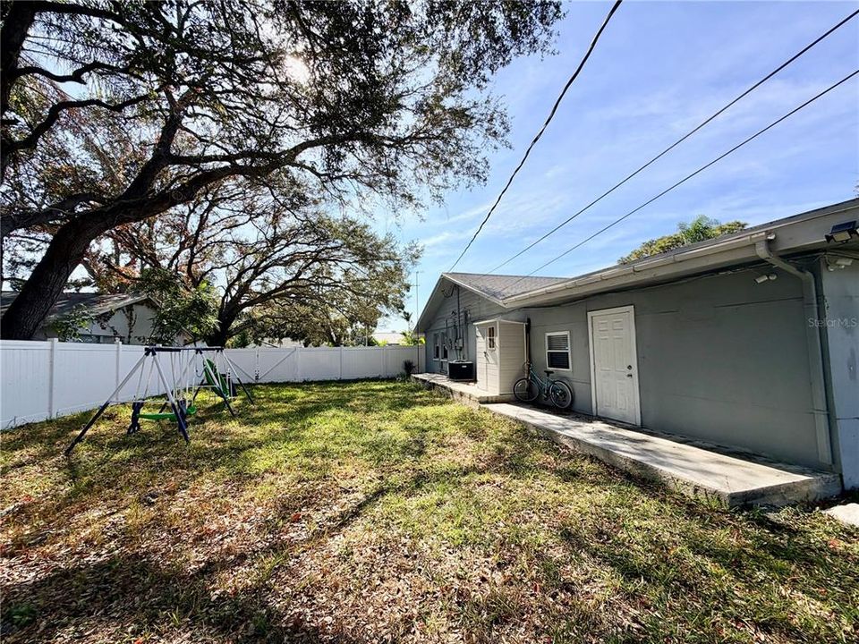 En Renta: $2,950 (3 camas, 2 baños, 1980 Pies cuadrados)