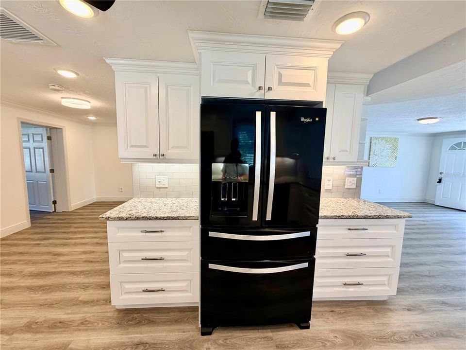 En Renta: $2,950 (3 camas, 2 baños, 1980 Pies cuadrados)