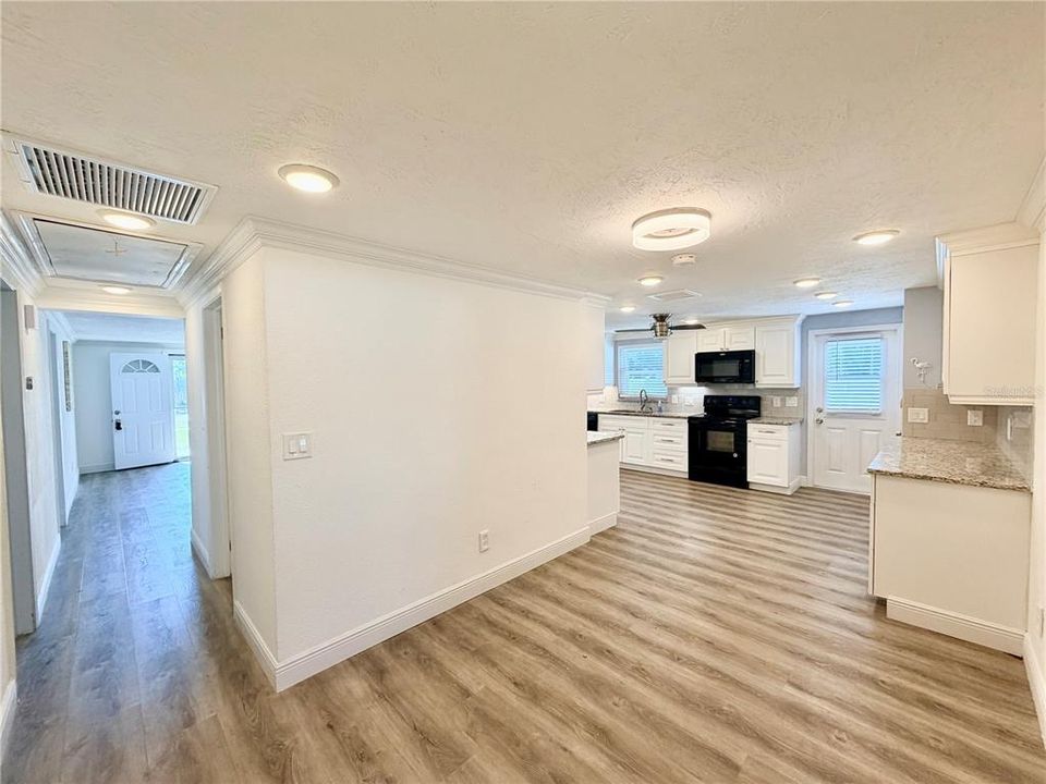 En Renta: $2,950 (3 camas, 2 baños, 1980 Pies cuadrados)