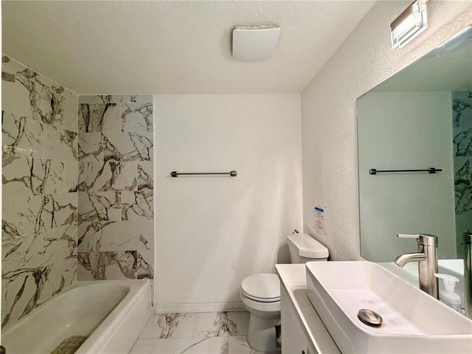 En Renta: $2,950 (3 camas, 2 baños, 1980 Pies cuadrados)