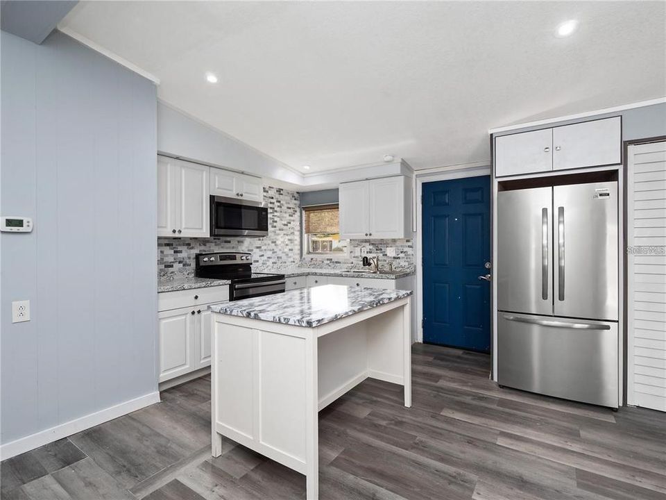 На продажу: $270,000 (3 спален, 2 ванн, 989 Квадратных фут)