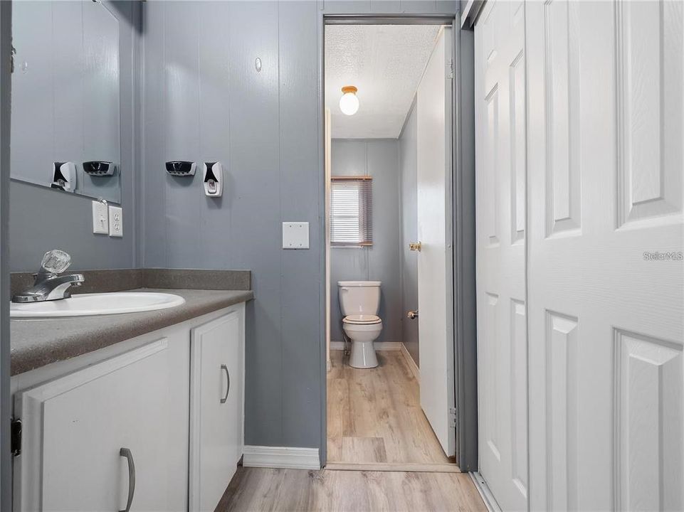 На продажу: $270,000 (3 спален, 2 ванн, 989 Квадратных фут)