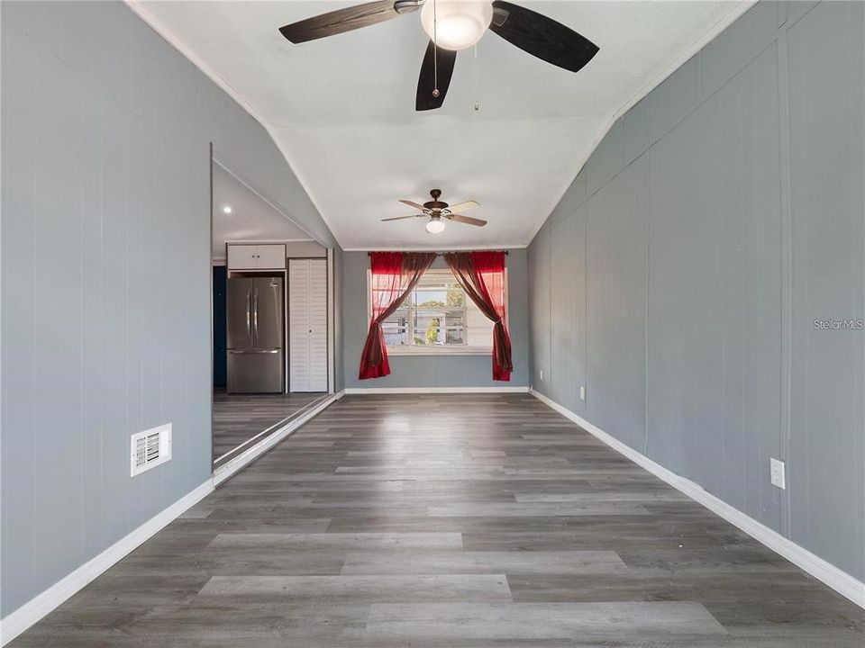 На продажу: $270,000 (3 спален, 2 ванн, 989 Квадратных фут)