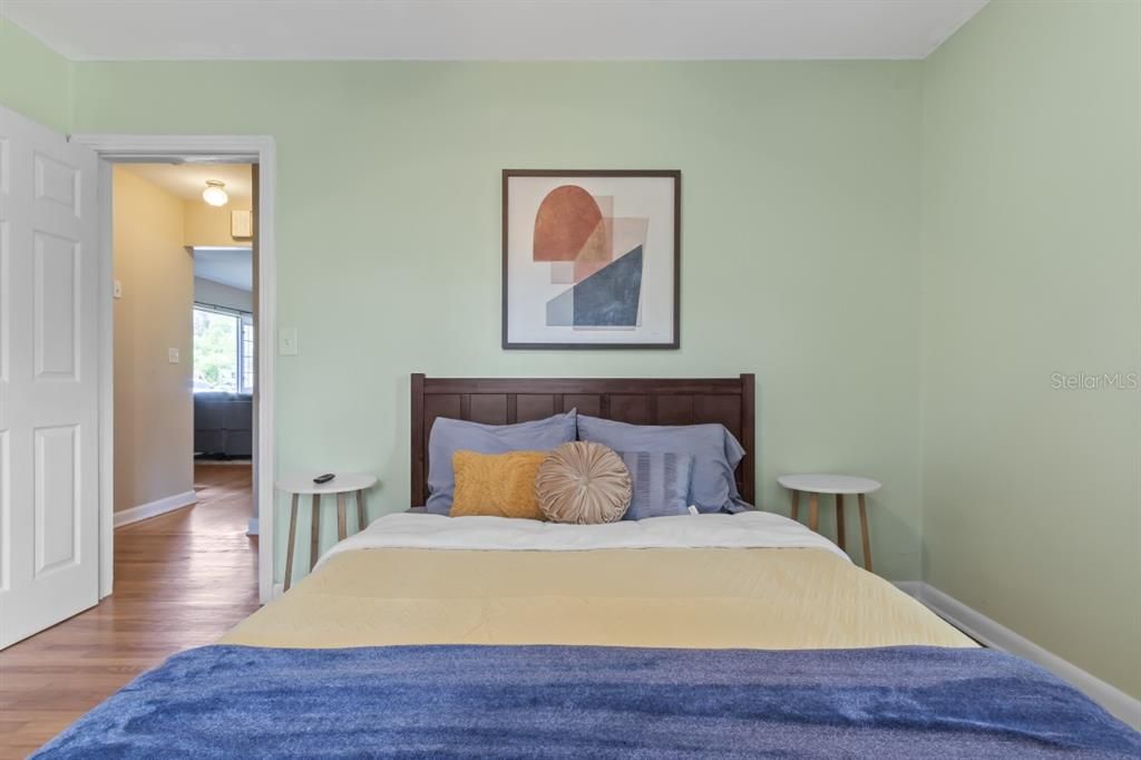 待售: $399,900 (2 贝兹, 1 浴室, 1336 平方英尺)