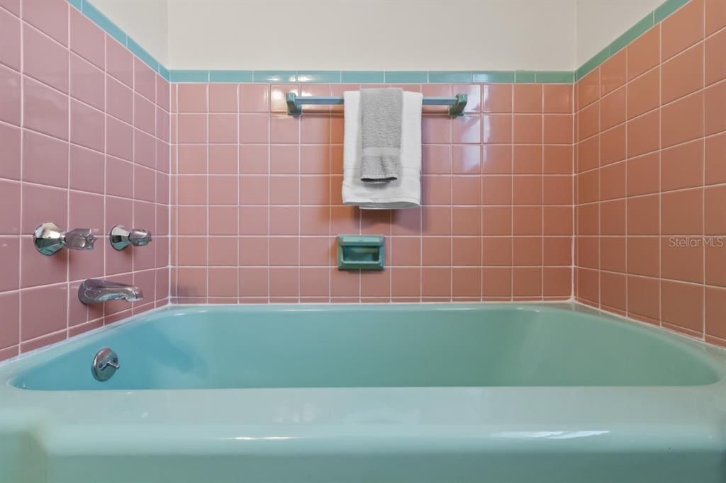 待售: $399,900 (2 贝兹, 1 浴室, 1336 平方英尺)