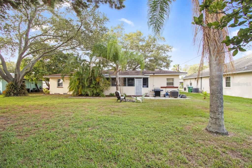 待售: $399,900 (2 贝兹, 1 浴室, 1336 平方英尺)