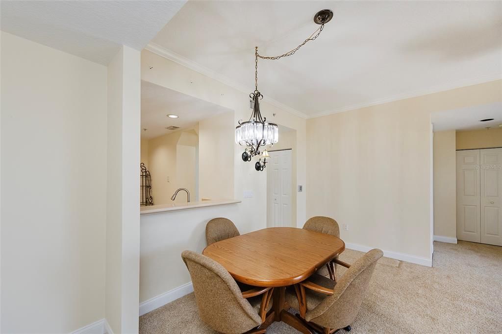 For Sale: $349,000 (2 beds, 2 baths, 1339 Square Feet)