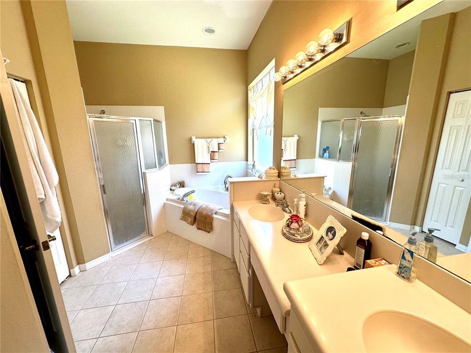 На продажу: $325,000 (2 спален, 2 ванн, 1663 Квадратных фут)