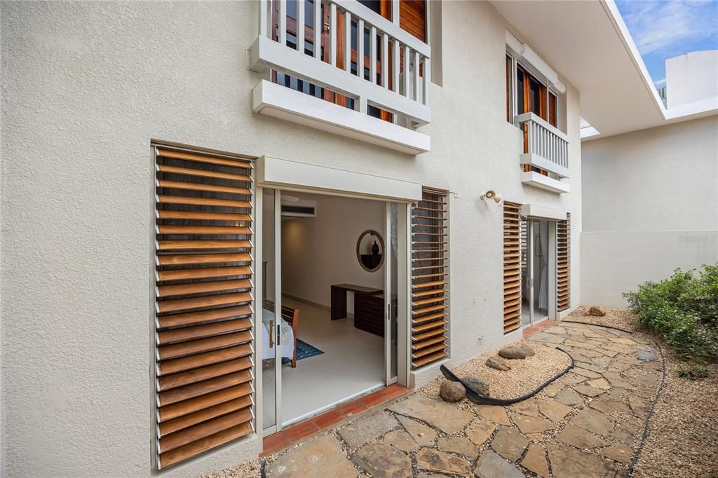 For Rent: $15,700 (3 beds, 3 baths, 3414 Square Feet)