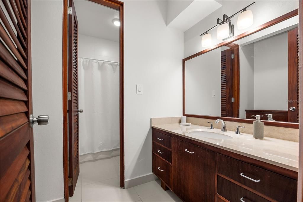 For Rent: $15,700 (3 beds, 3 baths, 3414 Square Feet)