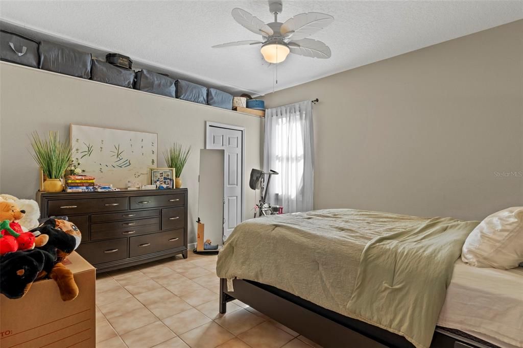 На продажу: $434,900 (4 спален, 2 ванн, 2697 Квадратных фут)