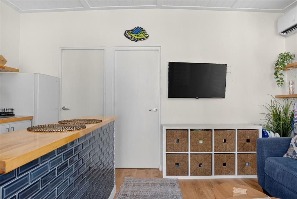 На продажу: $569,000 (2 спален, 2 ванн, 640 Квадратных фут)