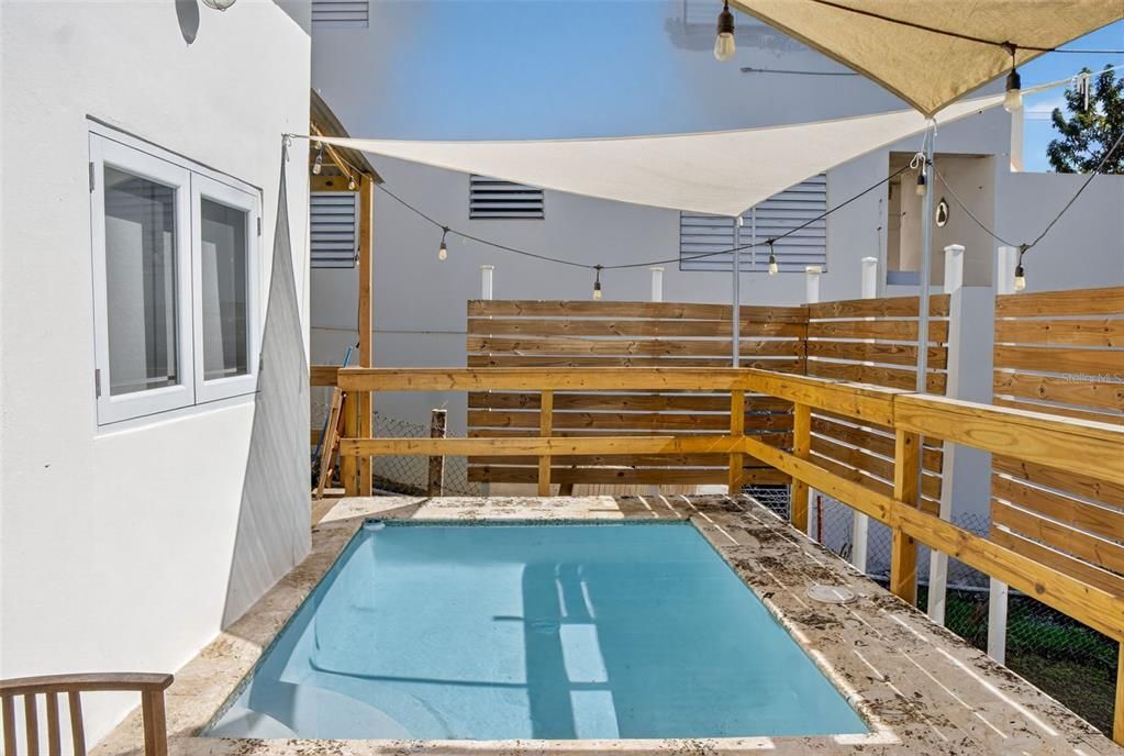 На продажу: $569,000 (2 спален, 2 ванн, 640 Квадратных фут)