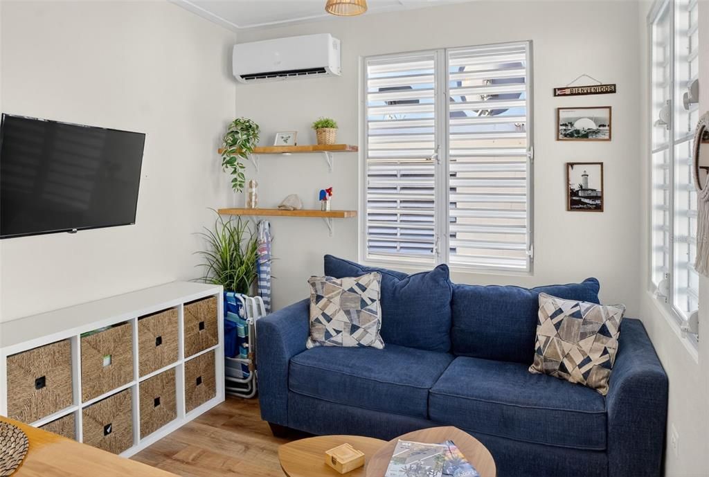 На продажу: $569,000 (2 спален, 2 ванн, 640 Квадратных фут)