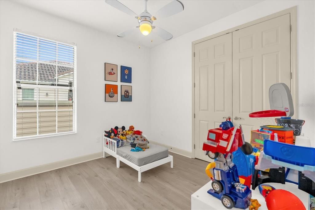 На продажу: $365,000 (3 спален, 2 ванн, 1900 Квадратных фут)