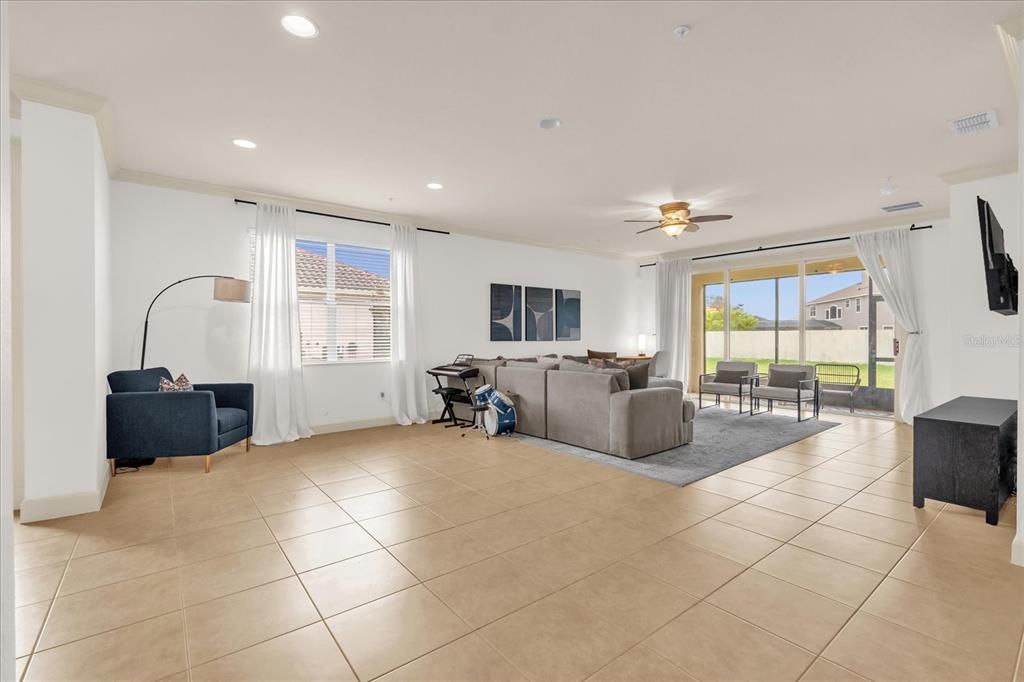 На продажу: $365,000 (3 спален, 2 ванн, 1900 Квадратных фут)