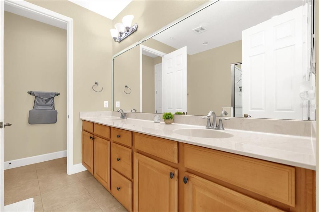 На продажу: $365,000 (3 спален, 2 ванн, 1900 Квадратных фут)