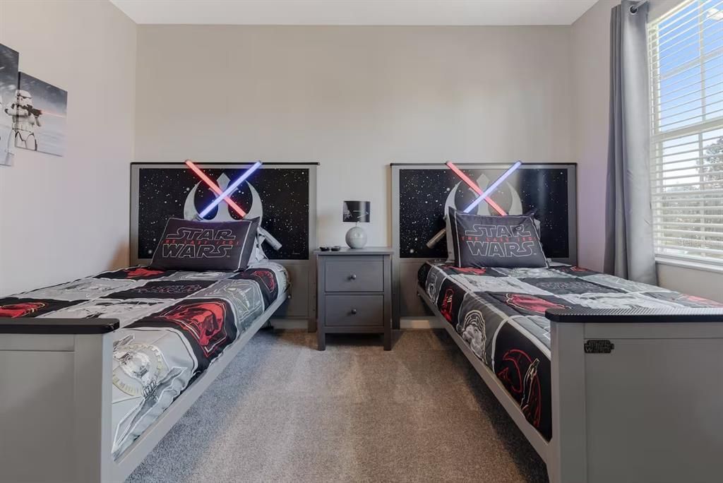 待售: $849,000 (6 贝兹, 4 浴室, 2812 平方英尺)