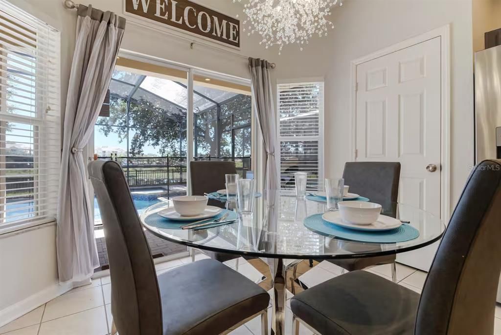 待售: $849,000 (6 贝兹, 4 浴室, 2812 平方英尺)