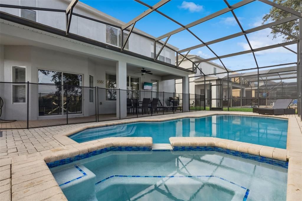 待售: $849,000 (6 贝兹, 4 浴室, 2812 平方英尺)