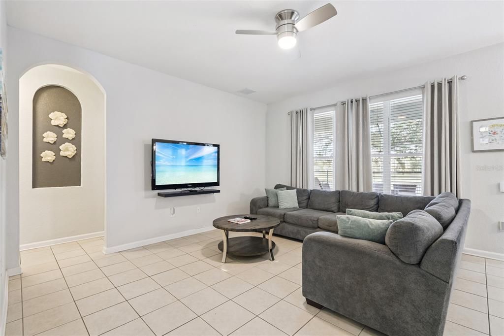 待售: $849,000 (6 贝兹, 4 浴室, 2812 平方英尺)