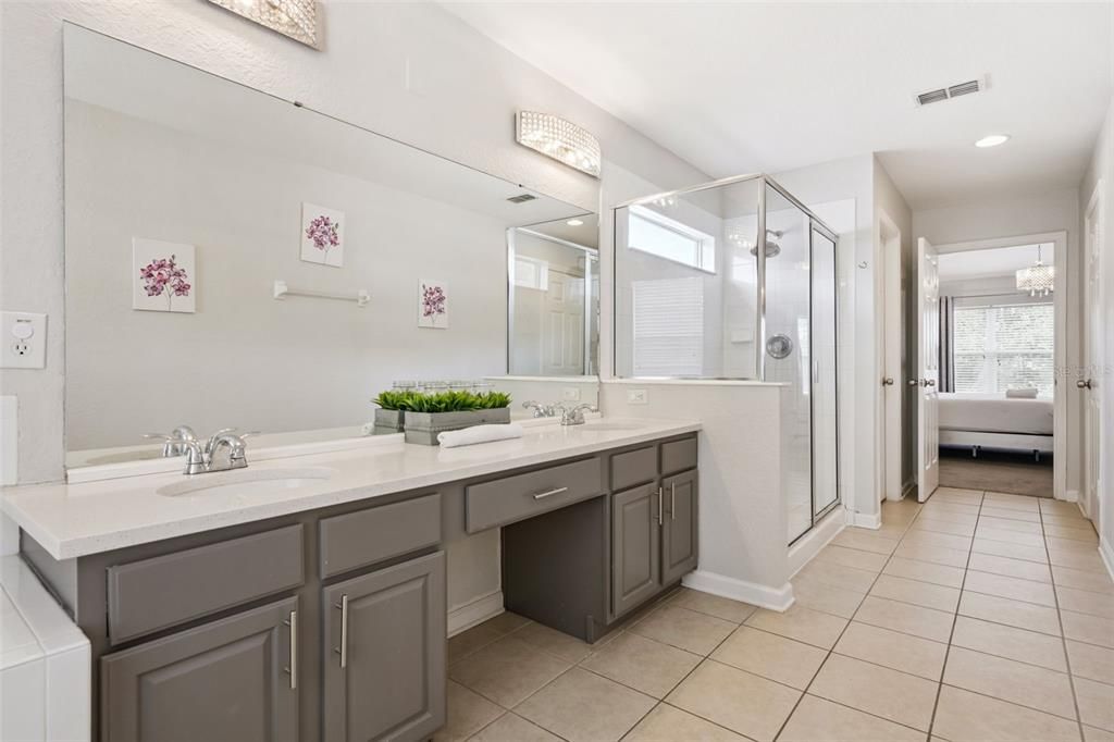 待售: $849,000 (6 贝兹, 4 浴室, 2812 平方英尺)