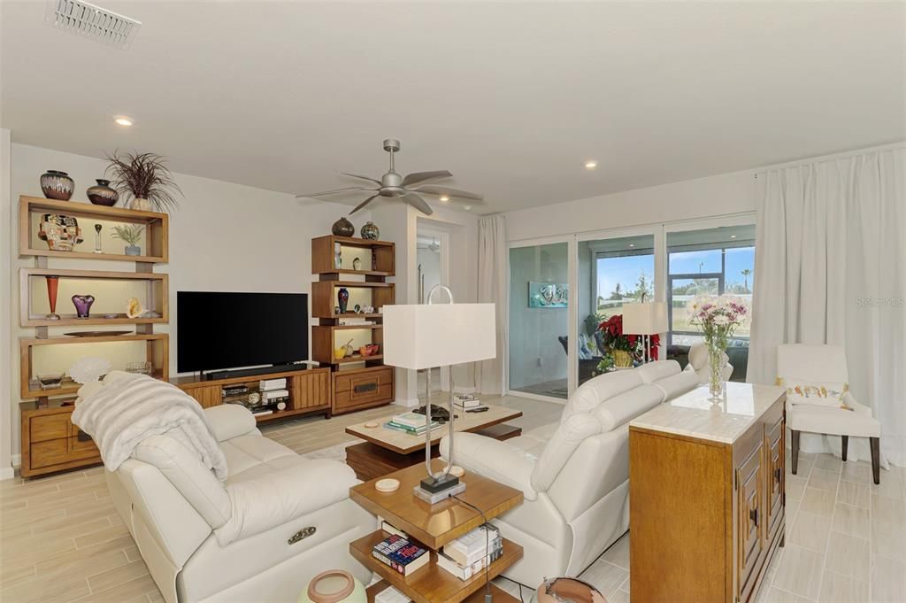 待售: $575,000 (2 贝兹, 2 浴室, 2193 平方英尺)