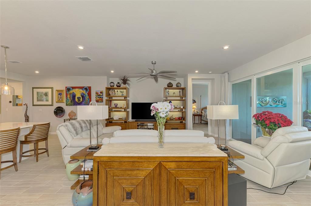 待售: $575,000 (2 贝兹, 2 浴室, 2193 平方英尺)