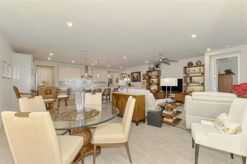 待售: $575,000 (2 贝兹, 2 浴室, 2193 平方英尺)