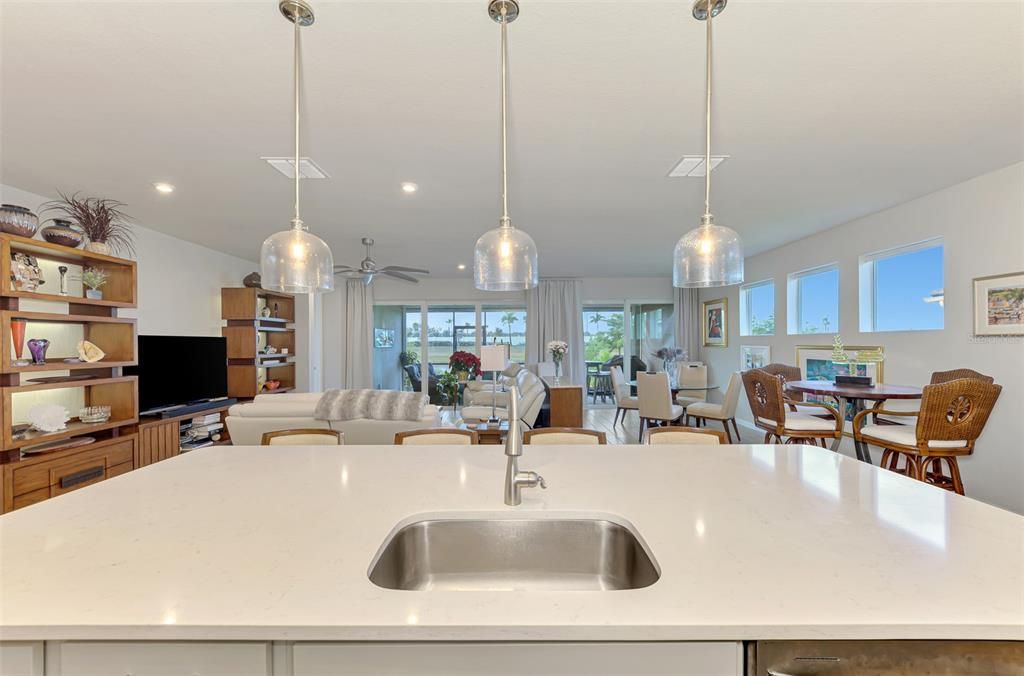 待售: $575,000 (2 贝兹, 2 浴室, 2193 平方英尺)