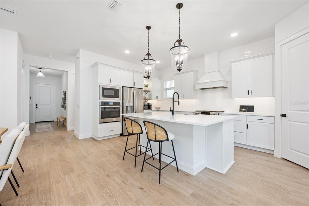 На продажу: $660,000 (4 спален, 3 ванн, 2500 Квадратных фут)