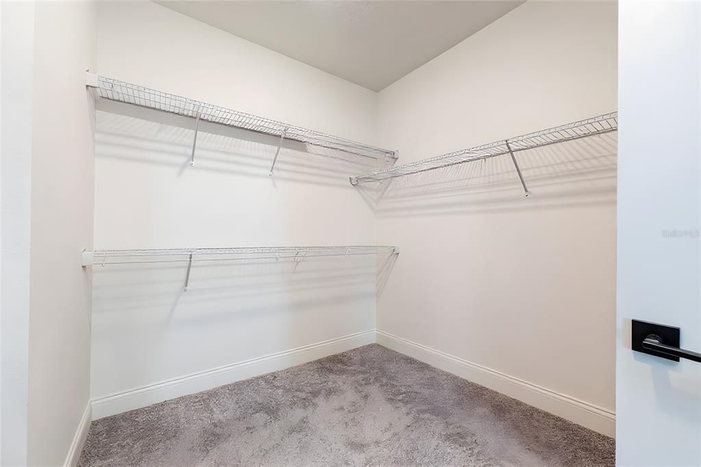 На продажу: $660,000 (4 спален, 3 ванн, 2500 Квадратных фут)