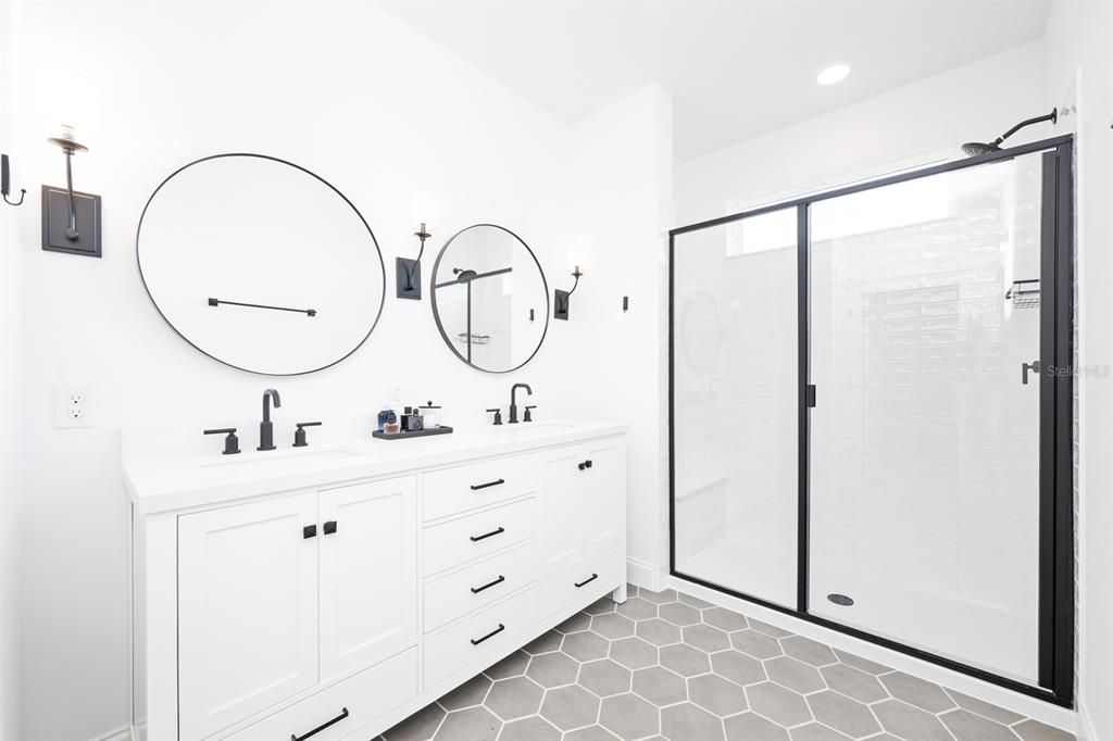 На продажу: $660,000 (4 спален, 3 ванн, 2500 Квадратных фут)