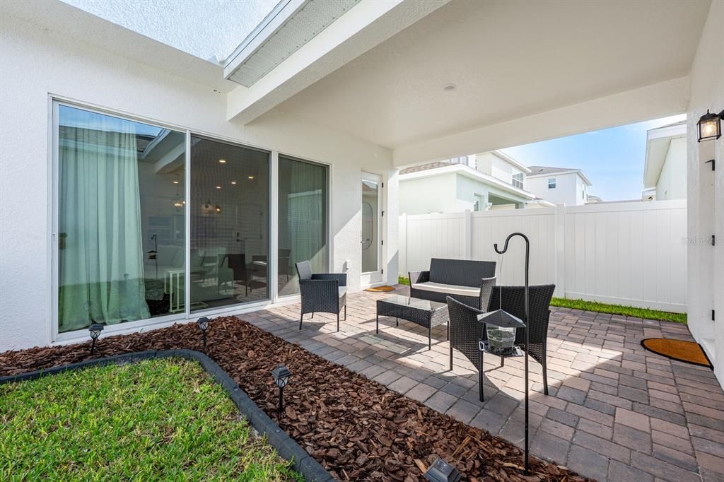 На продажу: $660,000 (4 спален, 3 ванн, 2500 Квадратных фут)