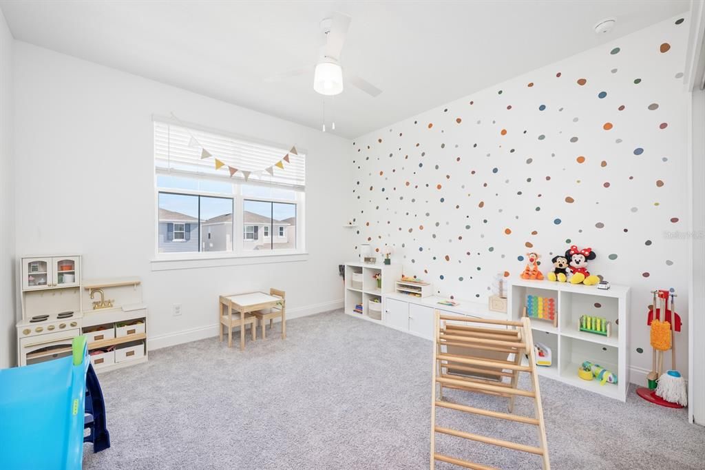 На продажу: $660,000 (4 спален, 3 ванн, 2500 Квадратных фут)